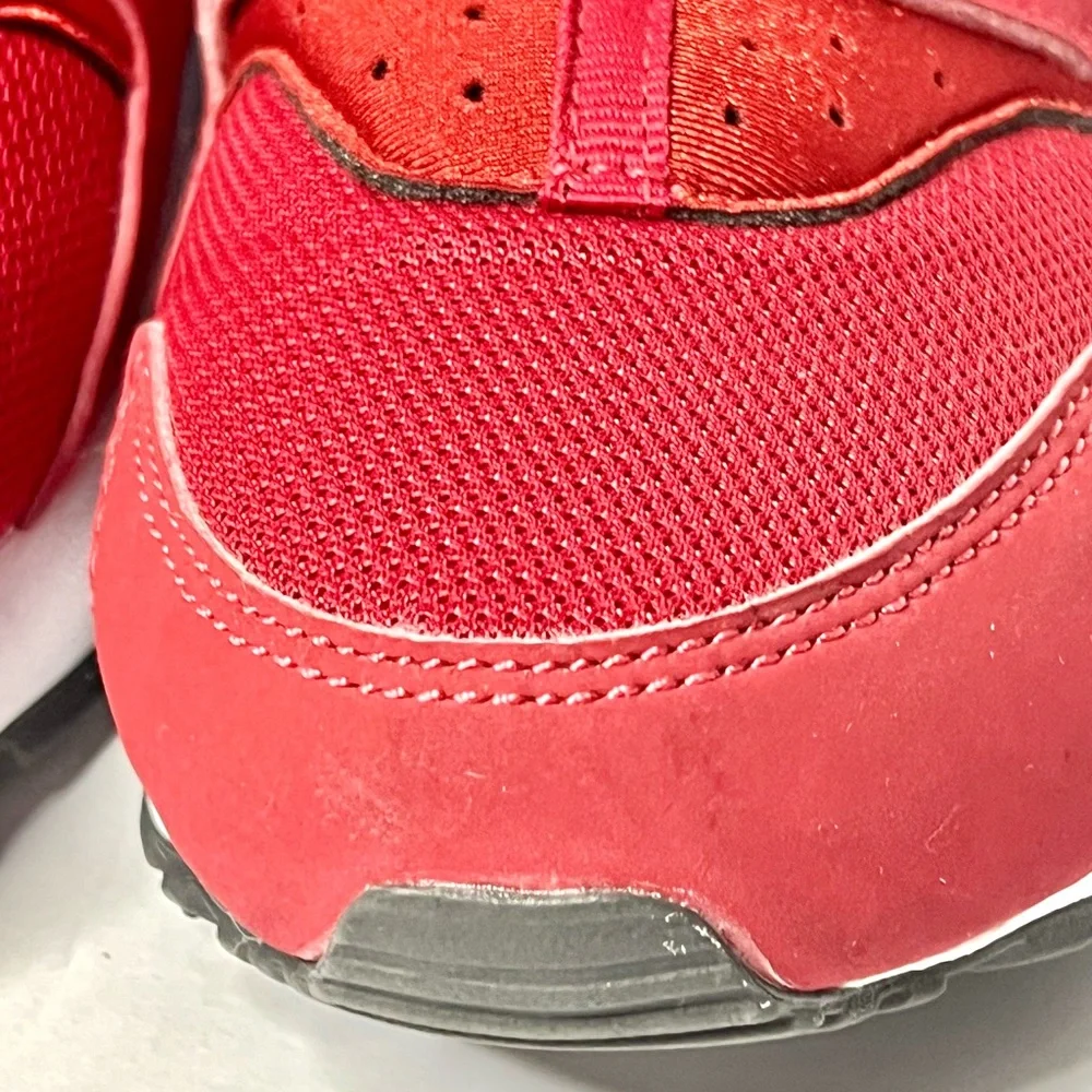 Nike Air Huarache Tennis Shoes - Picture 5 of 13